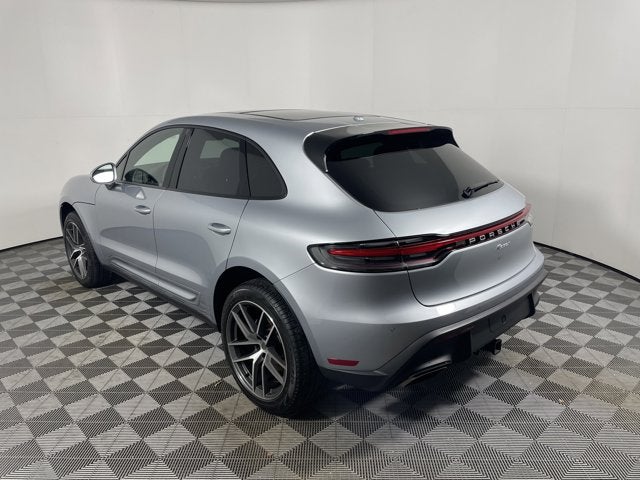 2025 Porsche Macan Base