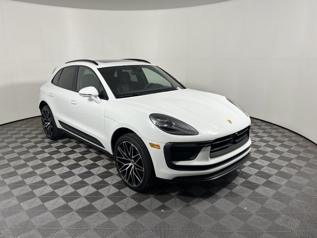 2026 Porsche Macan Base
