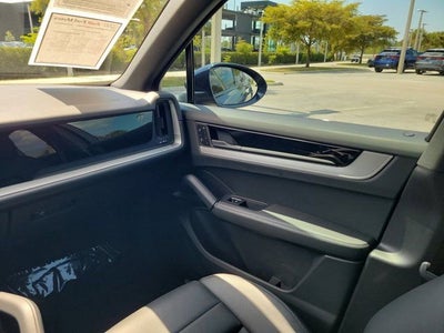 2024 Porsche Cayenne Base