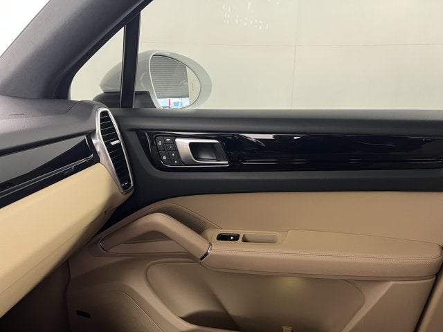2023 Porsche Cayenne Base