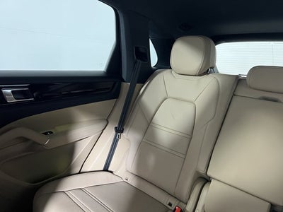2023 Porsche Cayenne Base