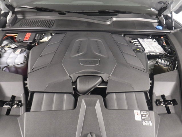 2025 Porsche Cayenne AWD