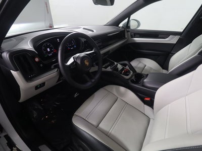 2025 Porsche Cayenne AWD