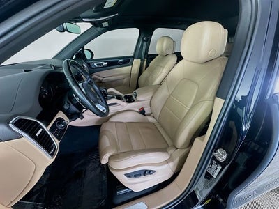 2022 Porsche Cayenne Base