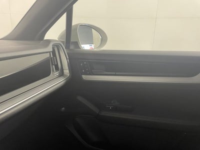 2025 Porsche Cayenne AWD