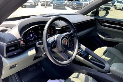 2025 Porsche Macan Electric 4