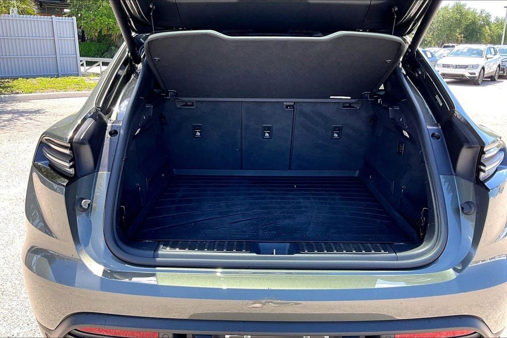 2025 Porsche Macan Electric 4