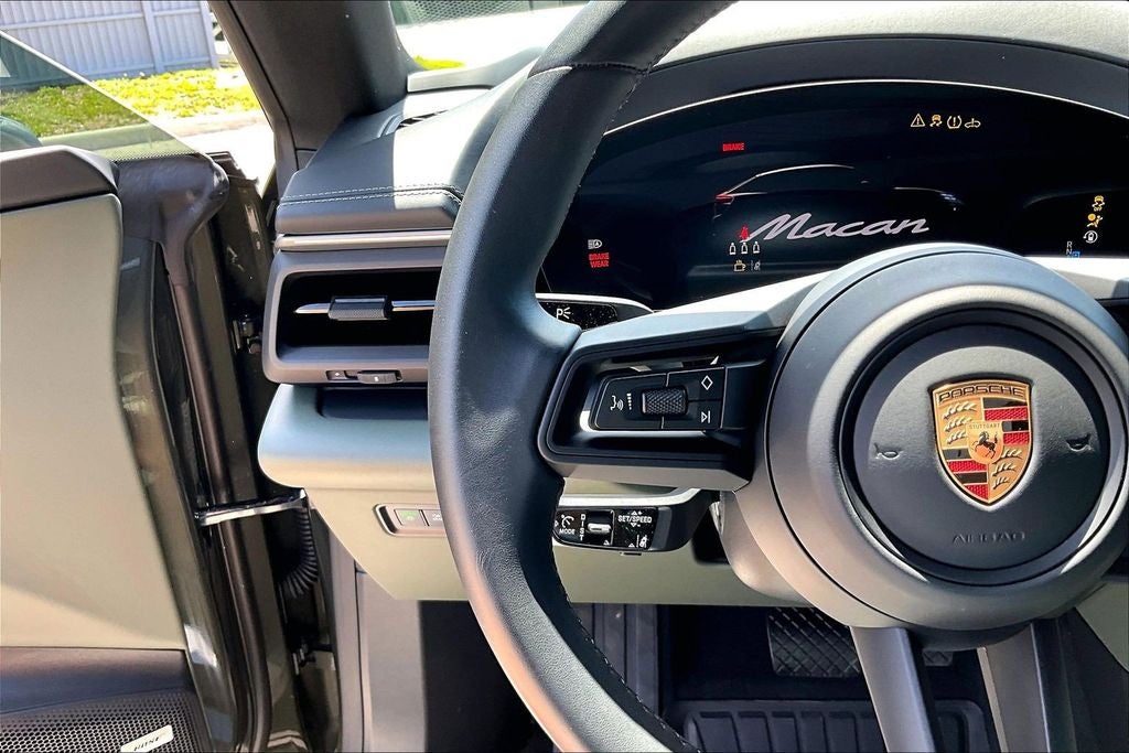 2025 Porsche Macan Electric 4
