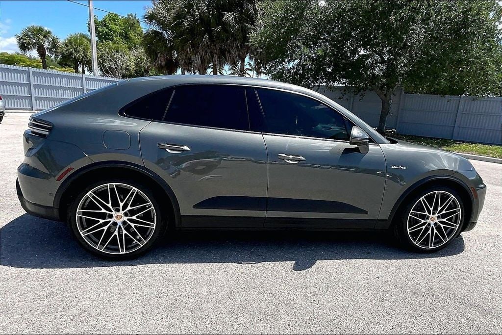 2025 Porsche Macan Electric 4