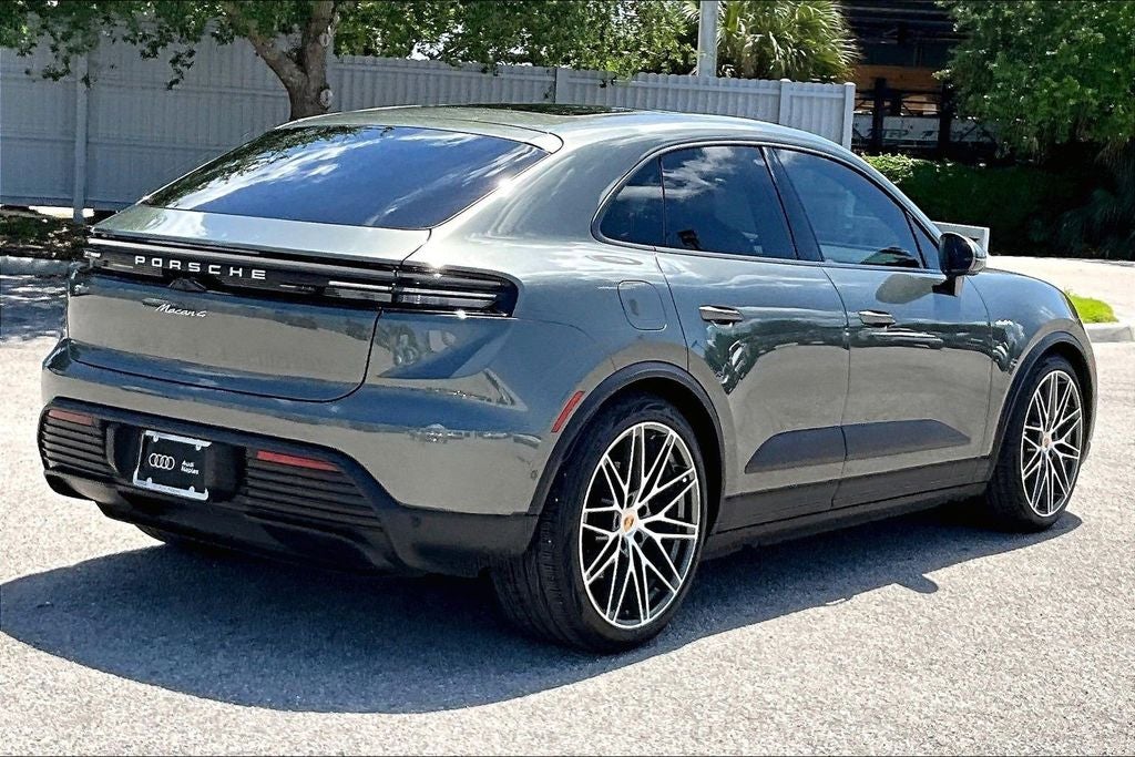 2025 Porsche Macan Electric 4