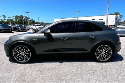 2025 Porsche Macan Electric 4