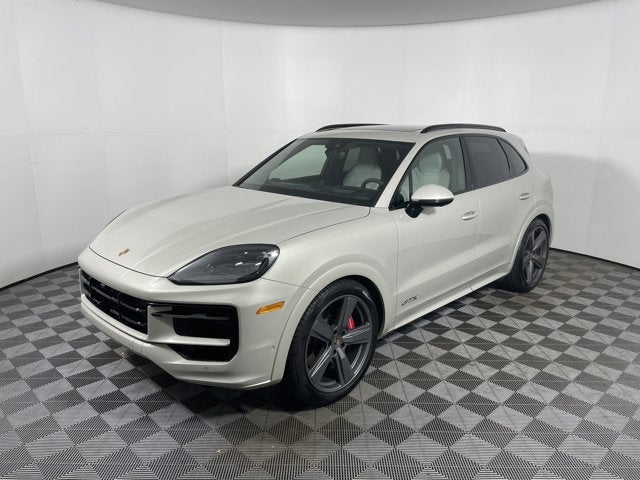 2025 Porsche Cayenne GTS