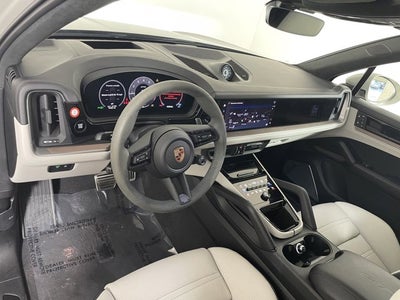 2025 Porsche Cayenne GTS