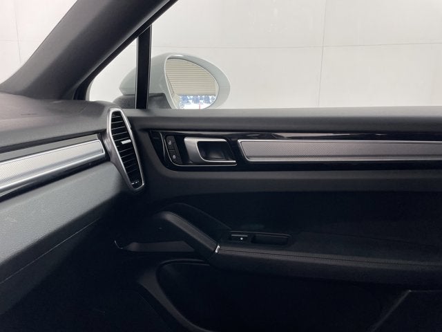 2023 Porsche Cayenne Platinum Edition