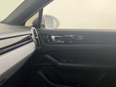 2023 Porsche Cayenne Base