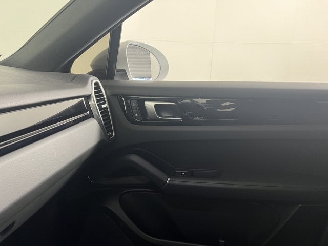 2023 Porsche Cayenne Base