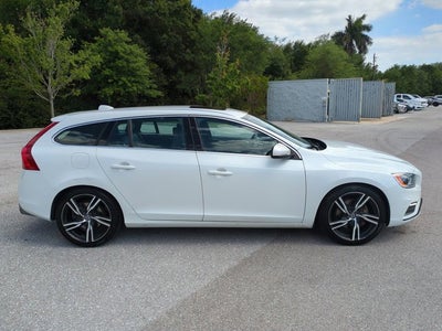 2018 Volvo V60 R-Design Platinum