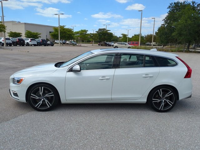 2018 Volvo V60 R-Design Platinum