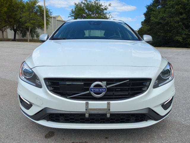 2018 Volvo V60 R-Design Platinum