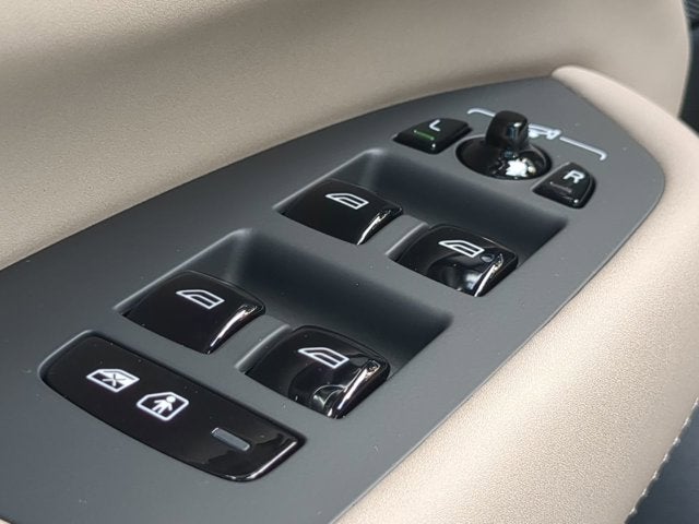 2026 Volvo XC90 Plus