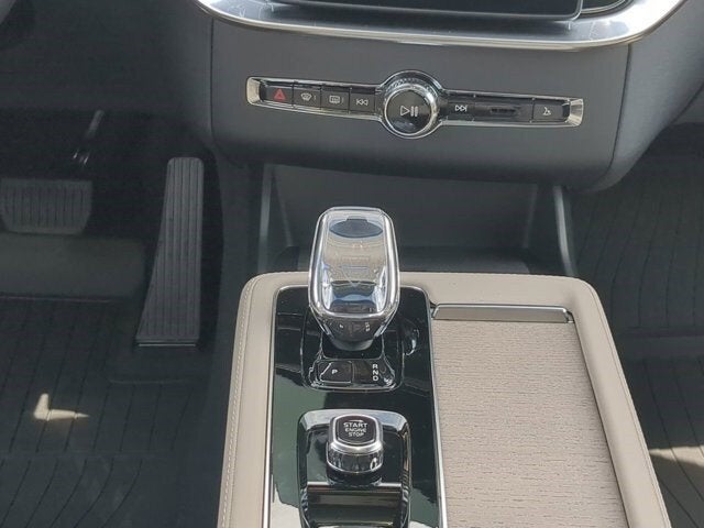 2026 Volvo XC90 Plus
