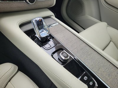 2025 Volvo XC90 B6 Ultra