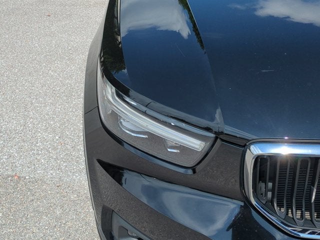2021 Volvo XC40 Momentum