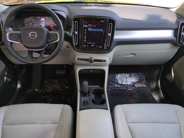 2021 Volvo XC40 Momentum
