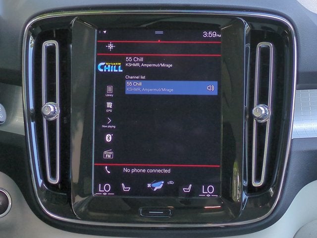 2021 Volvo XC40 Momentum