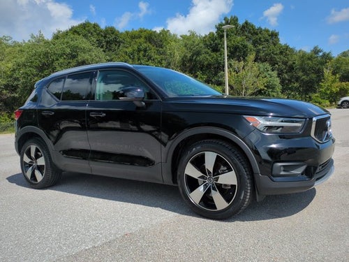 2021 Volvo XC40 Momentum