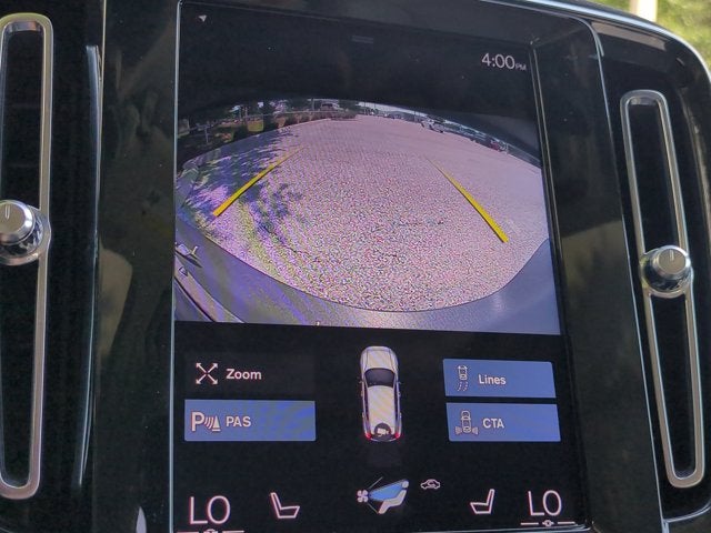 2021 Volvo XC40 Momentum