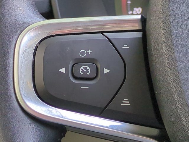 2021 Volvo XC40 Momentum