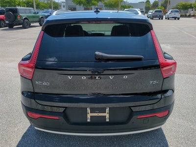 2021 Volvo XC40 Momentum