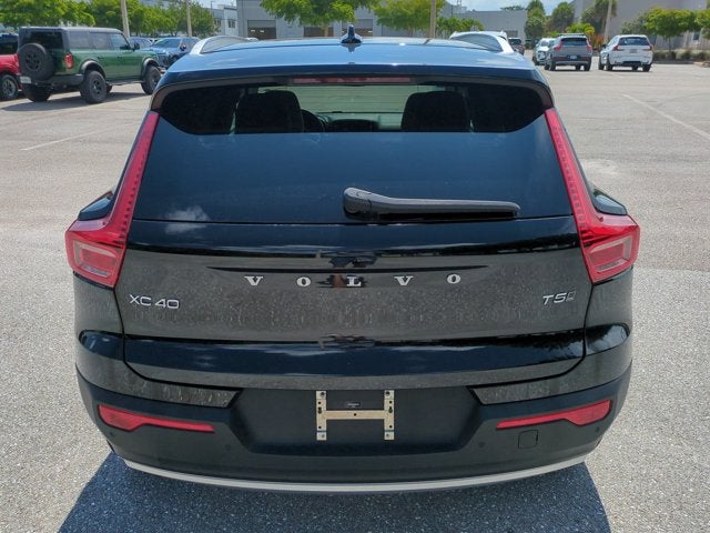 2021 Volvo XC40 Momentum