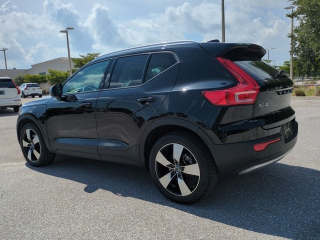 2021 Volvo XC40 Momentum