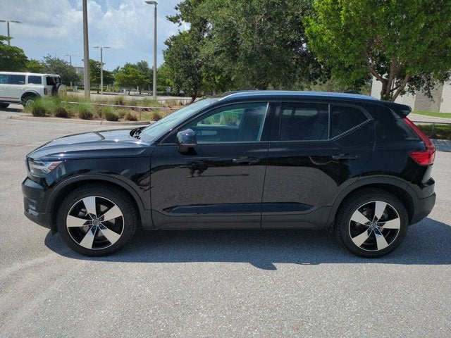 2021 Volvo XC40 Momentum