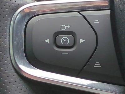 2021 Volvo XC40 R-Design