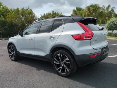 2021 Volvo XC40 R-Design