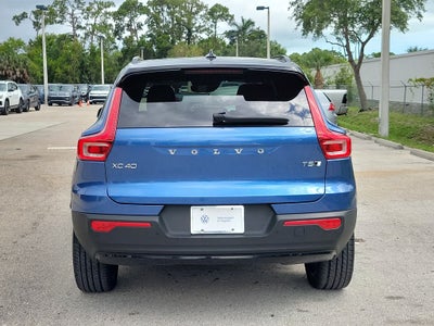 2021 Volvo XC40 R-Design