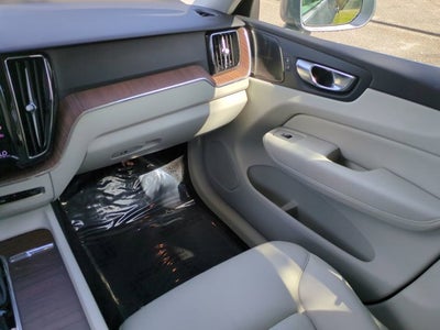 2021 Volvo XC60 Momentum