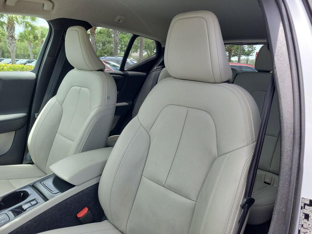 2020 Volvo XC40 Momentum