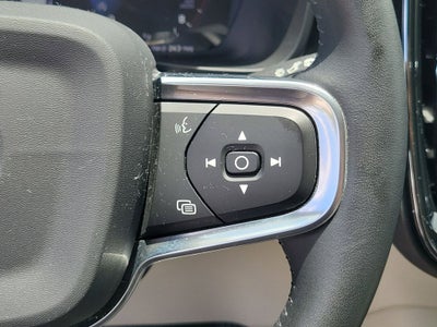 2020 Volvo XC40 Momentum