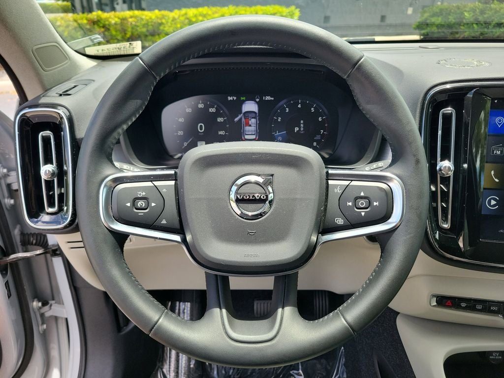 2020 Volvo XC40 Momentum