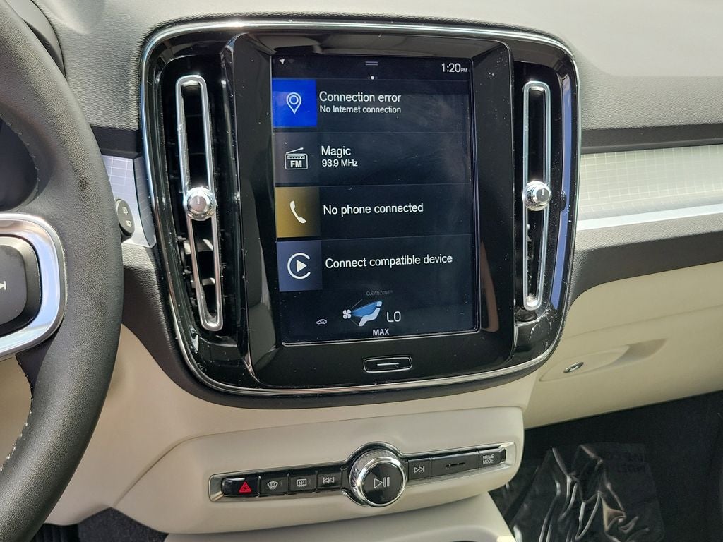 2020 Volvo XC40 Momentum