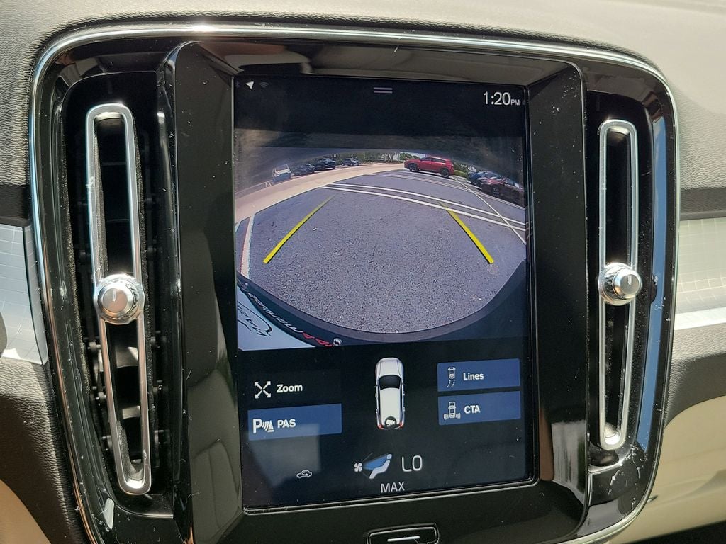 2020 Volvo XC40 Momentum