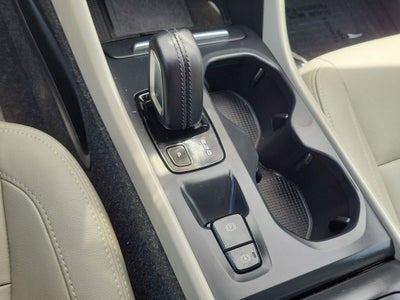 2020 Volvo XC40 Momentum