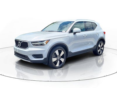 2020 Volvo XC40 Momentum