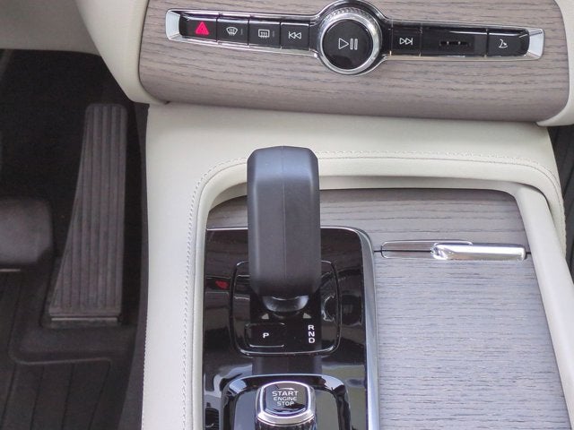 2024 Volvo XC90 Recharge Plug-In Hybrid Plus Bright Theme