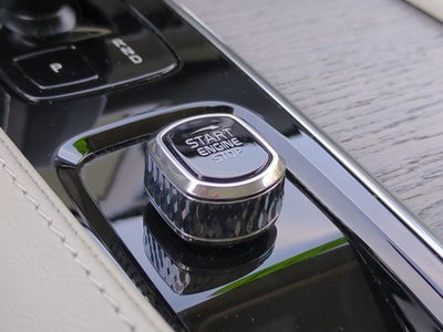 2024 Volvo XC90 Recharge Plug-In Hybrid Plus Bright Theme