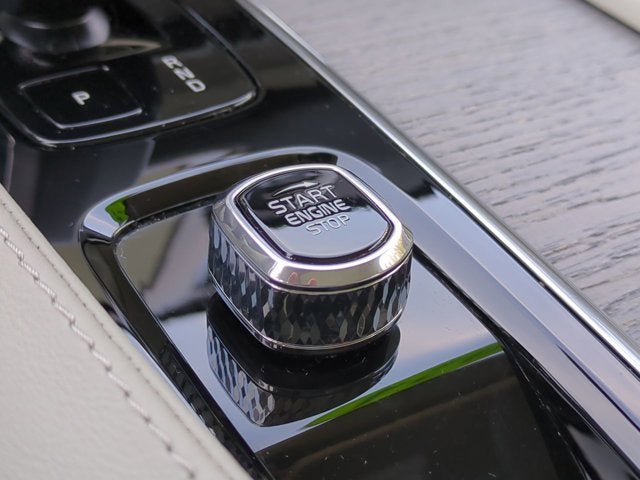 2024 Volvo XC90 Recharge Plug-In Hybrid Plus Bright Theme